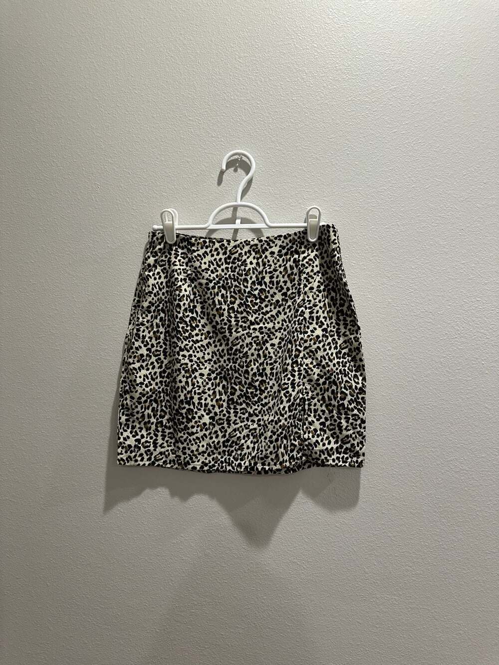 SHEIN Leopard Print Mini Skirt with Side Slit Size S